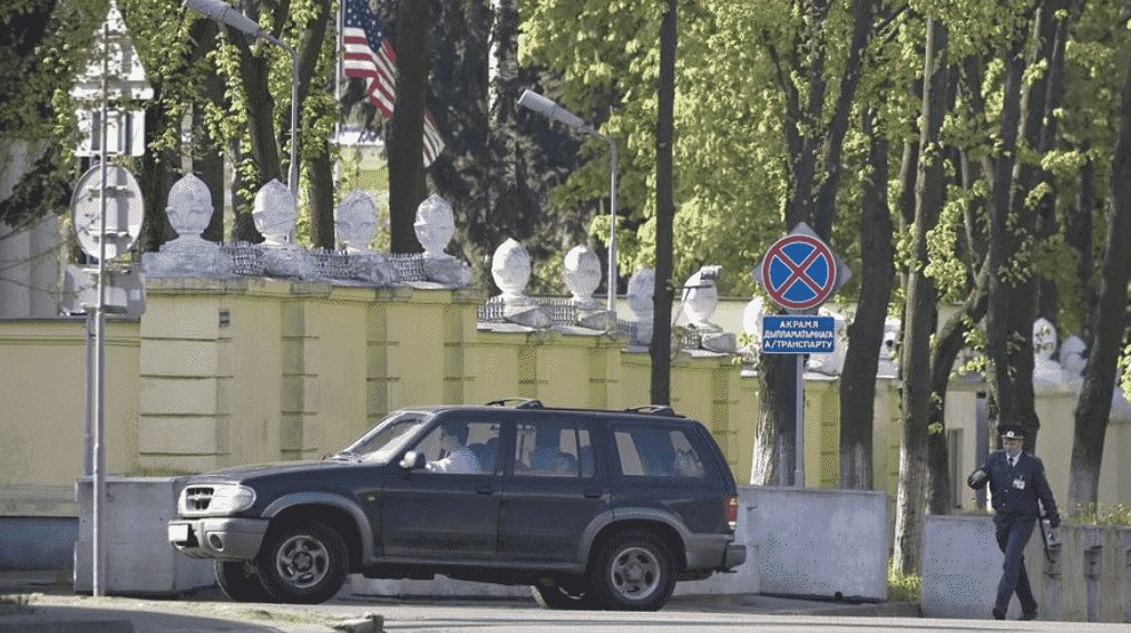 EEUU ordena a los familiares de su personal diplomático abandonar Bielorrusia