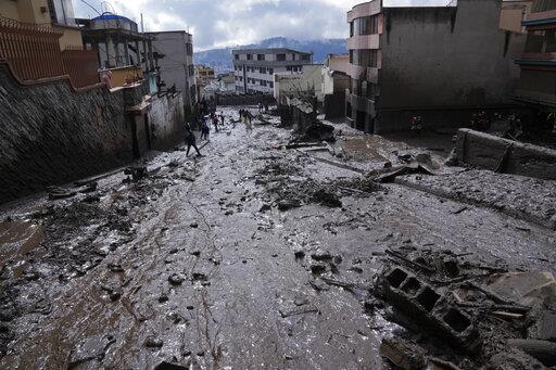 Aumentan a 22 los muertos por aluvión en Ecuador