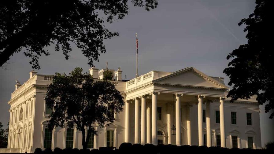 Deuda pública de Estados Unidos supera por primera vez los 30 billones de dólares