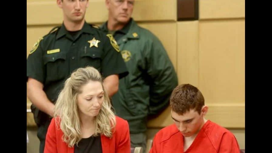 Jueza de EEUU aplaza para abril el juicio por matanza en escuela de Parkland