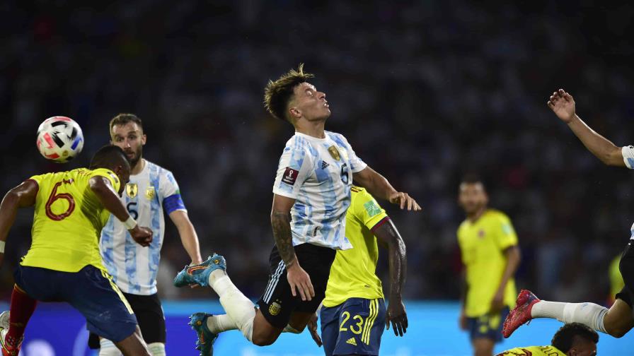 Argentina se luce sin Messi y deja en coma a Colombia