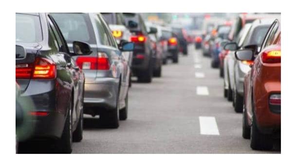 Se reduce la importación a RD de vehículos de lujo