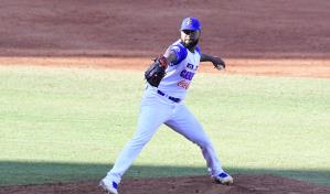 El dominicano Elniery García silencia a Venezuela y lleva a Colombia a la final