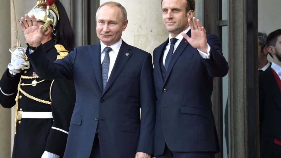 Macron y Putin se entrevistan telefónicamente mañana jueves
