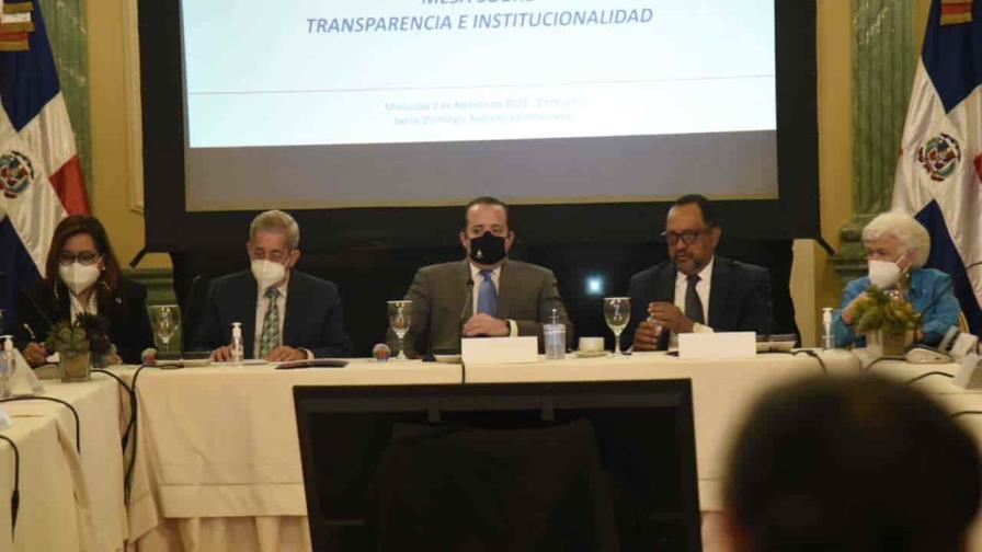 Abren mesa de diálogo para discutir reforma constitucional Abren mesa de diálogo para discutir reforma constitucional