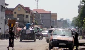 Mueren 26 personas electrocutadas al cortarse un cable eléctrico en la RDC