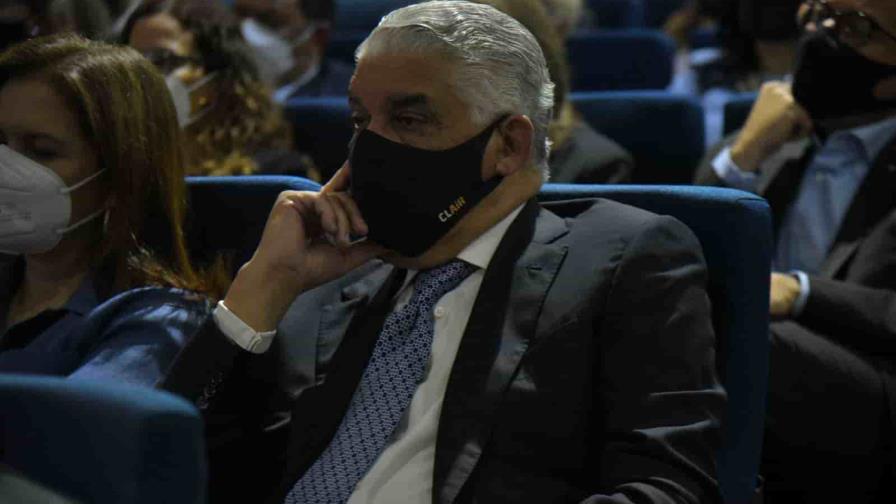 Excanciller Miguel Vargas: muro fronterizo debe ser de desarrollo Excanciller Miguel Vargas: muro fronterizo debe ser de desarrollo