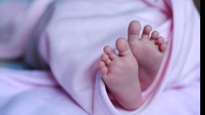 Abandonan niña de un mes de nacida en una calle de Esperanza