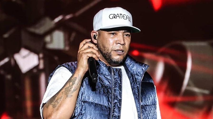 Don Omar indignado porque el público no sabía Ella y yo en concierto Don Omar indignado porque el público no sabía Ella y yo en concierto