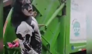 Recolector de basura se viste como Kiss y Gene Simmons lo elogia