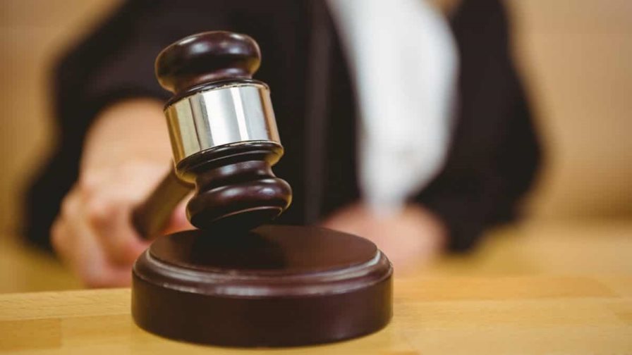 Condenan a 12 años de prisión a un hombre que mató a su padrastro en San Carlos Condenan a 12 años de prisión a un hombre que mató a su padrastro en San Carlos