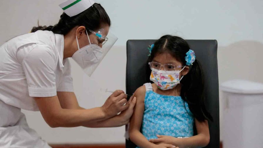 Panamá recibe 60,000 nuevas dosis pediátricas de Pfizer para vacunar a niños