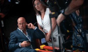 Una relación oculta con una colega tumba al jefe de CNN