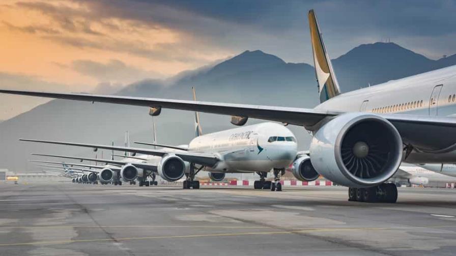 Aerolíneas piden a Biden que elimine requisito de prueba negativa de COVID para entrar a EEUU Aerolíneas piden a Biden que elimine requisito de prueba negativa de COVID para entrar a EEUU