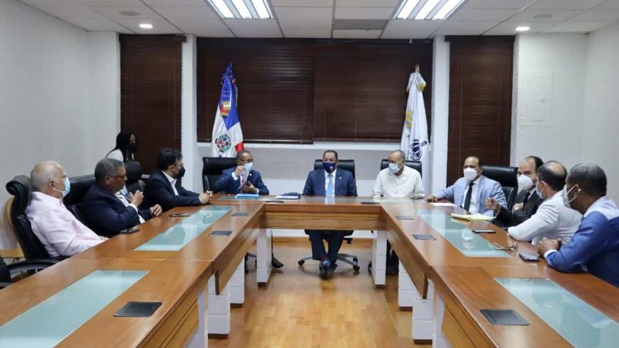 Inabie afirma inició pagos a suplidores que no servirán almuerzo  por dos días