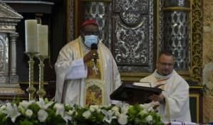 Monseñor Castro Marte pide paciencia a población ante aumento precio de combustibles