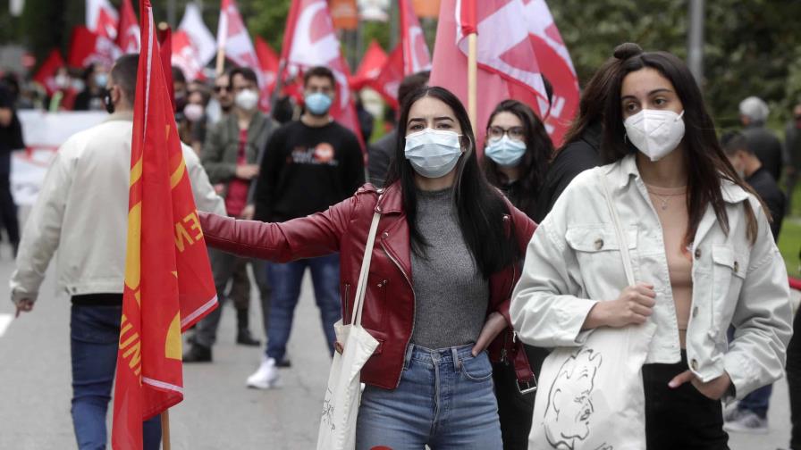 España aprueba reforma laboral, desbloquea fondos de Unión Europea
