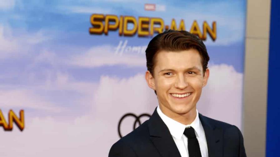 Tom Holland revela que lo une a James Bond