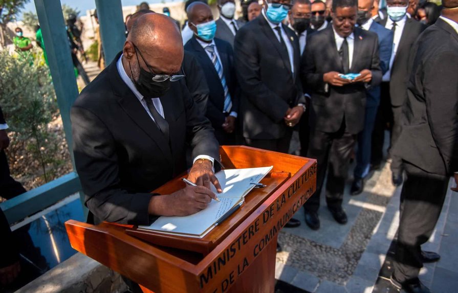 El Senado de Haití pide al primer ministro que entregue el poder este lunes