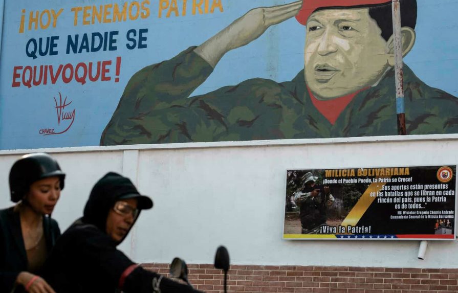 “No está muerto”: culto a Chávez persiste 30 años después del golpe fallido en Venezuela