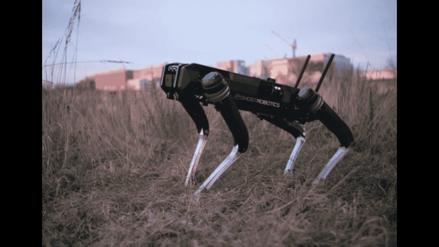 Un perro robot como guardián en la frontera entre Estados Unidos y México