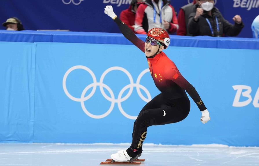 China gana primer oro como anfitriona en Olímpicos de Invierno