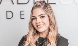 El cambio de la cubana Mily Ajo: de flautista profesional a empresaria de la belleza