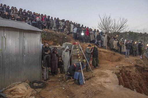 Muere niño de 5 años atrapado en un pozo en Marruecos