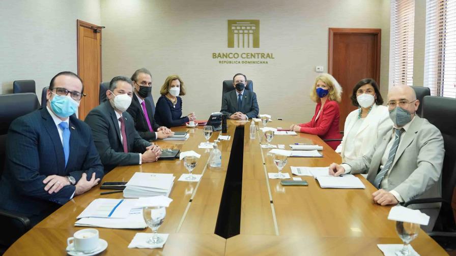 Valdez Albizu recibe delegación de la Unión Europea para México, América Central y el Caribe