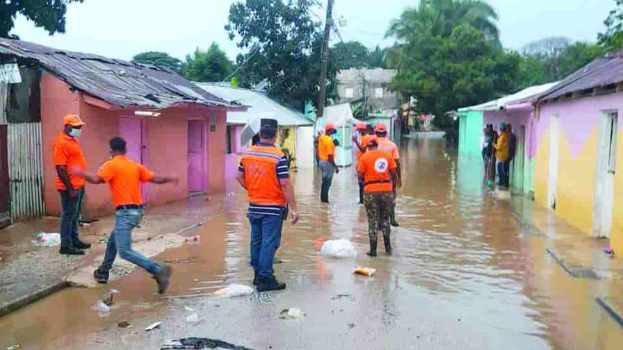 COE emite alerta en 17 provincias por posibles inundaciones