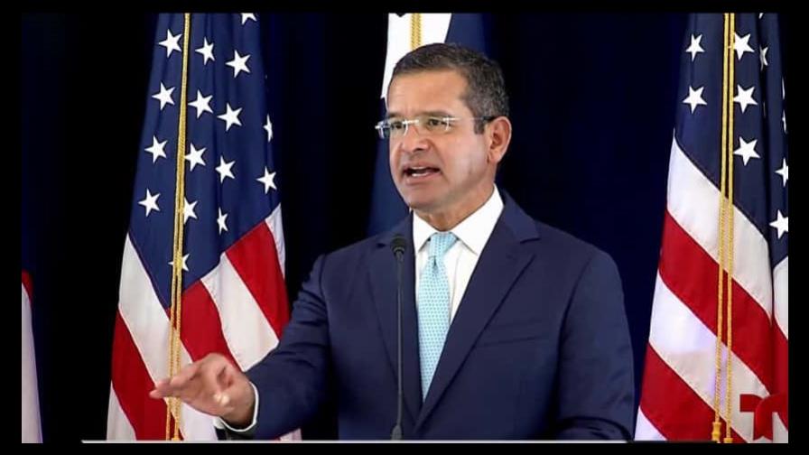 Maestros de escuelas públicas de Puerto Rico recibirán aumento de sueldo Maestros de escuelas públicas de Puerto Rico recibirán aumento de sueldo