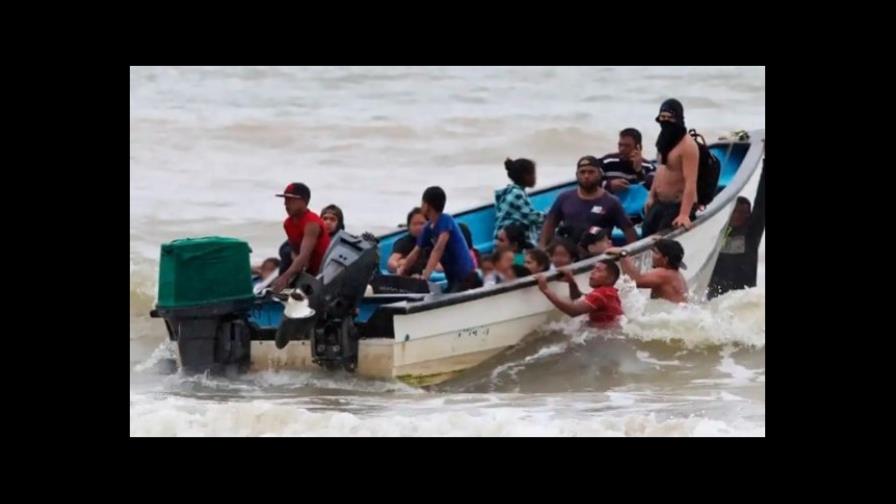 Muere bebé en persecución a barco con migrantes que zarparon desde Venezuela a Trinidad y Tobago