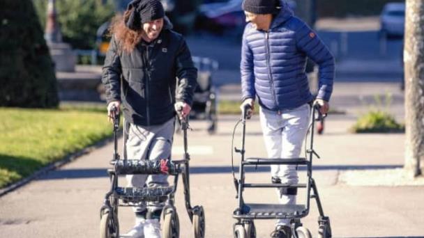 Tres parapléjicos vuelven a caminar gracias a estimulación eléctrica de la médula espinal
