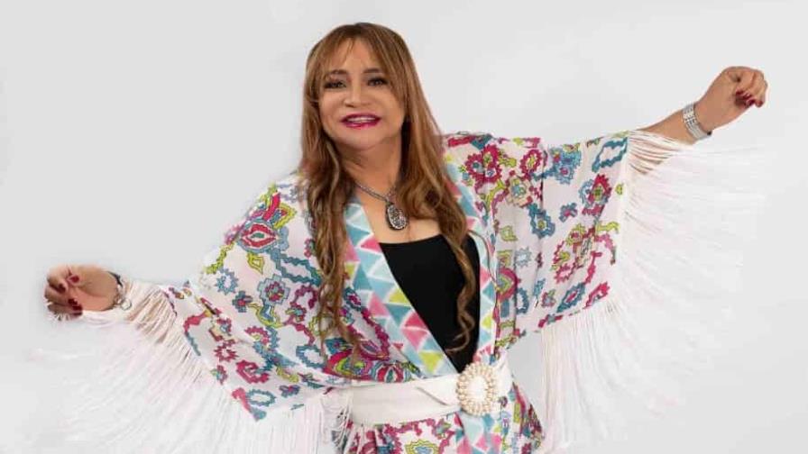 “Y voy a ser feliz”, el nuevo merengue de Yleana Reynoso