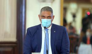 Ministro de Interior y Policía anuncia aumento de 40 % a los policías este año