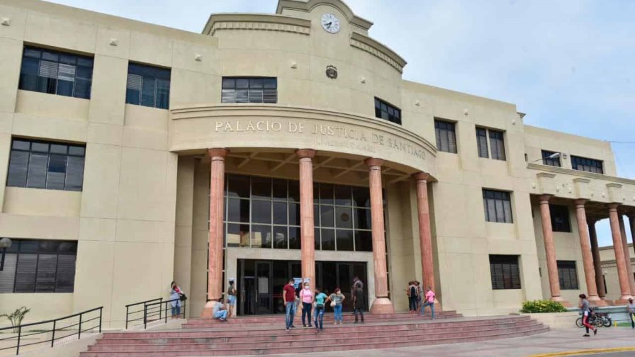 Ministerio Público apelará decisión que favoreció a doctor acusado de violar a su hijo en Santiago