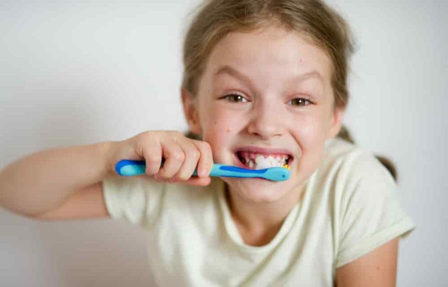 Trucos para que tus hijos aprendan a cepillarse los dientes