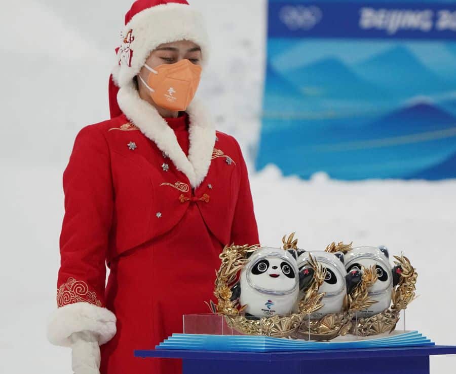 Las mascotas entregadas a los atletas en los Juegos Olímpicos en Zhangjiakou, China el 5 de febrero de 2022. 