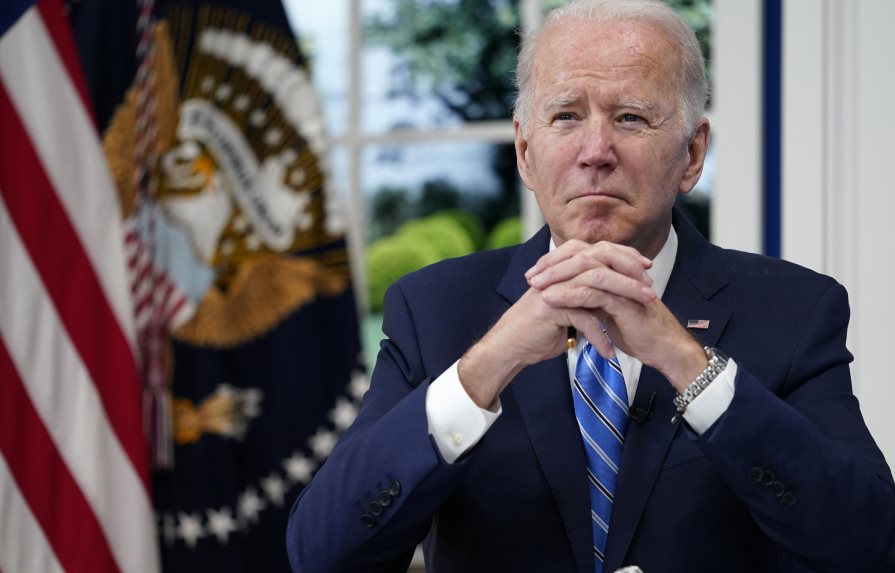 Biden se opone a que Florida prohíba hablar de orientación sexual en escuelas
