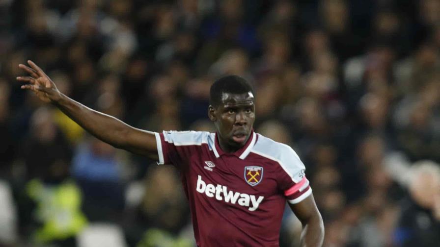 Todo lo que le cuesta al futbolista francés Kurt Zouma haber pateado a uno de sus gatos