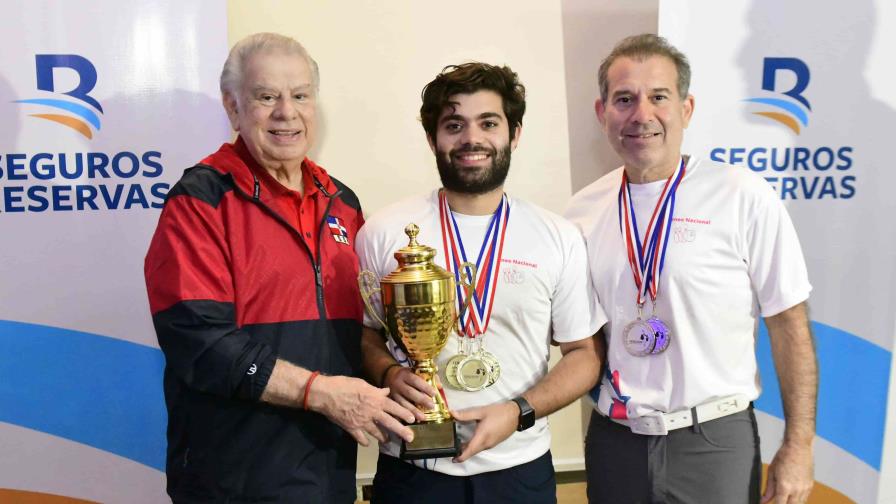 Annie  Henríquez campeona; Rolando Sebelén Jr.  gana tres oro en el Sebelén Bowling Center