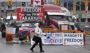 Protestas en Canadá continúan y provincias deciden suavizar restricciones por COVID