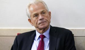 Comisión que investiga el asalto al Capitolio convoca a exasesor de Trump