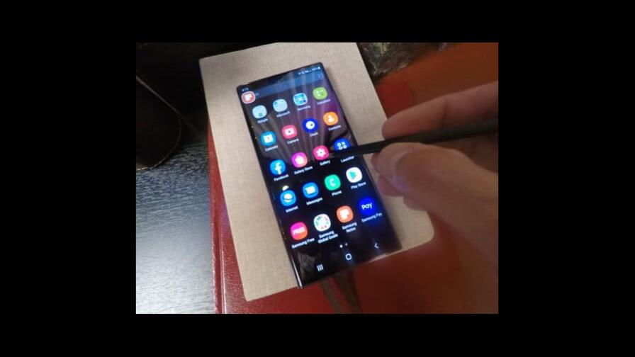 Samsung lanza nuevos modelos del celular Galaxy S Samsung lanza nuevos modelos del celular Galaxy S