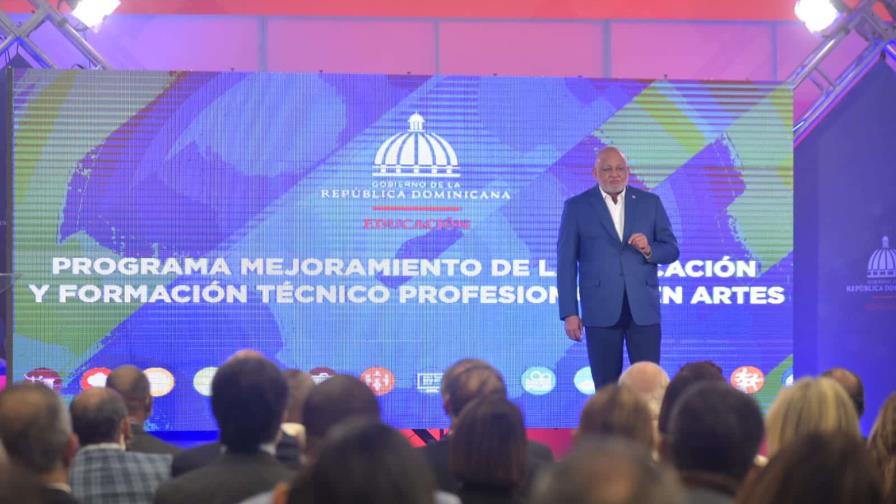 Gobierno anuncia millonario plan para transformar 79 liceos en politécnicos