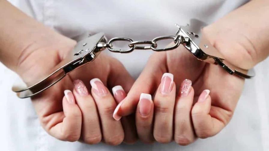 Detienen a colombiana en Guatemala con un automóvil robado en México