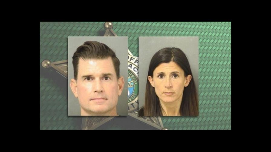 Pareja de esposos arrestados por mantener a su hijo adoptivo encerrado en una caja en Florida Pareja de esposos arrestados por mantener a su hijo adoptivo encerrado en una caja en Florida