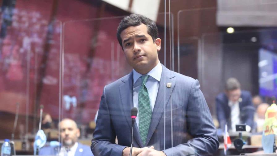 Omar Fernández somete resolución que busca desarrollar turismo de negocios