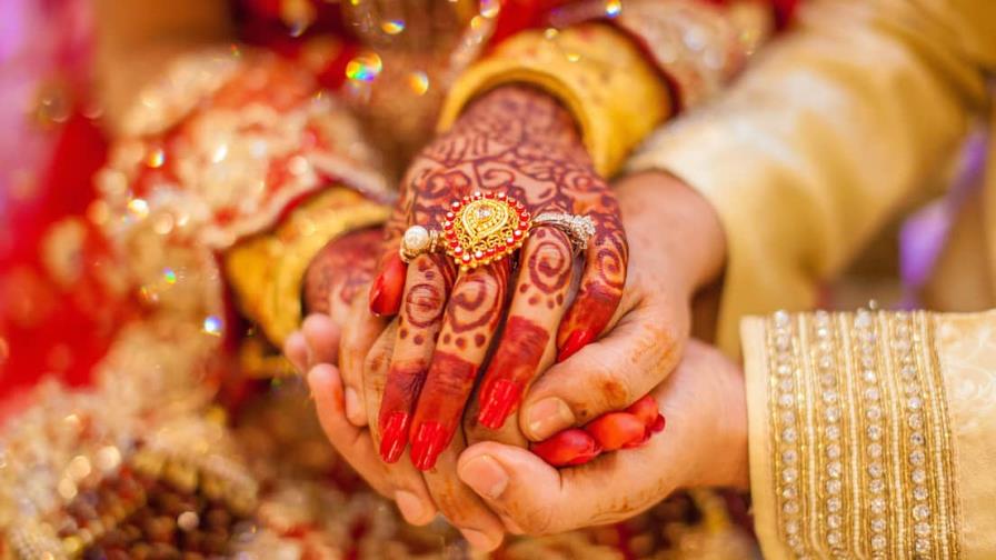 Una pareja india sella su matrimonio en blockchain, con un contrato inteligente