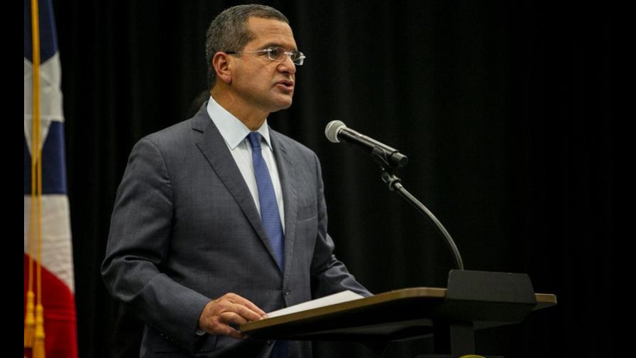 Puerto Rico anuncia aumento del salario a los bomberos tras masivas protestas